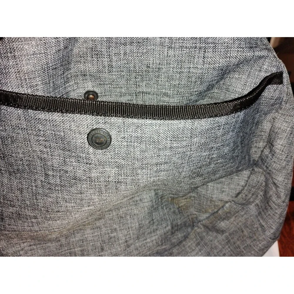 Herschel Gray Grip Gym Bag Side pockets w/snaps front pocket spacious 22x14x13
